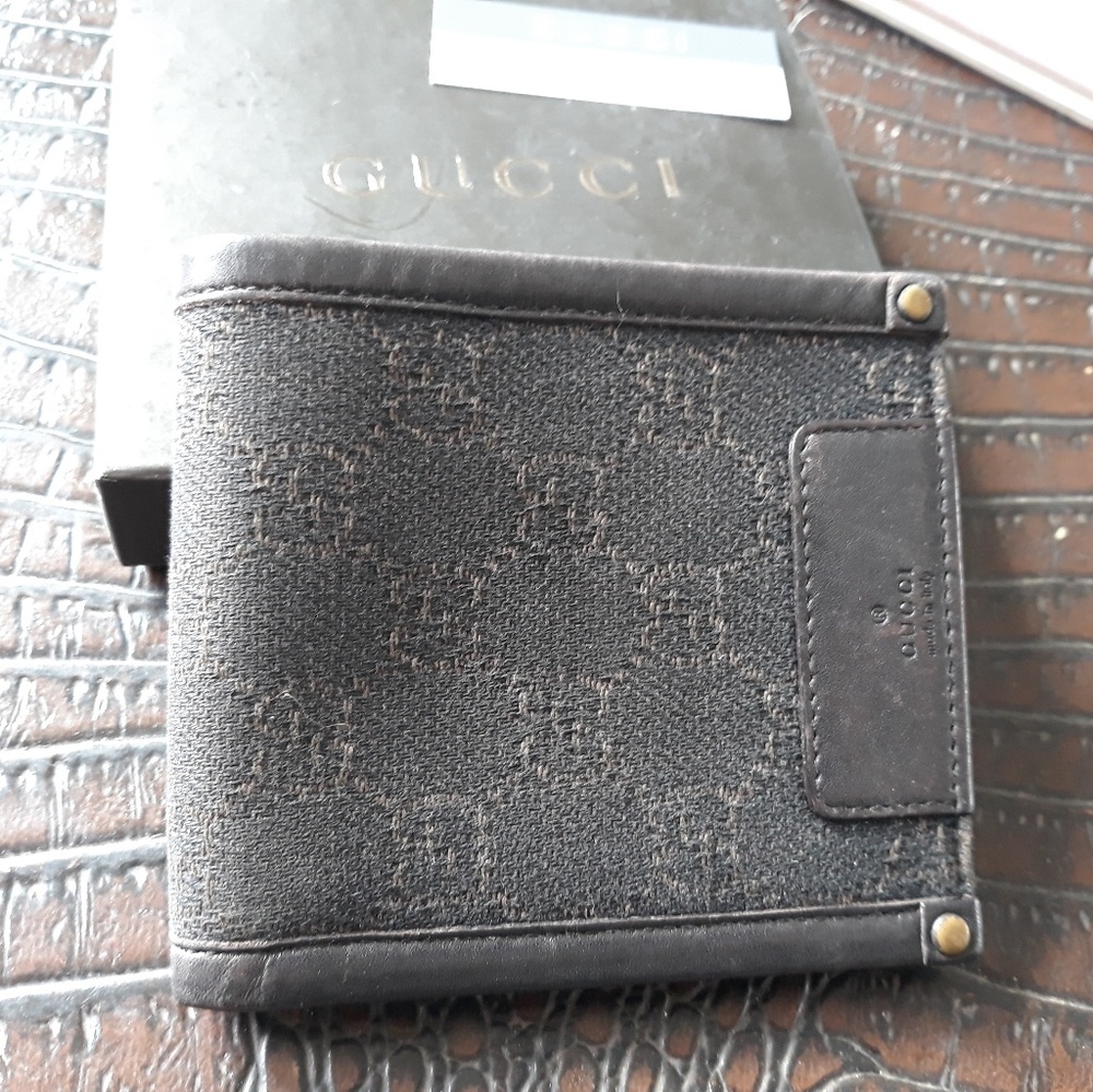 GUCCI MENS WALLET
